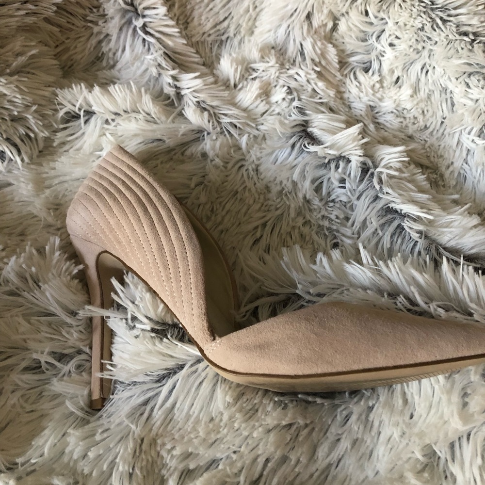 Beautiful Suede Heels 👠 - Picture 6 of 7